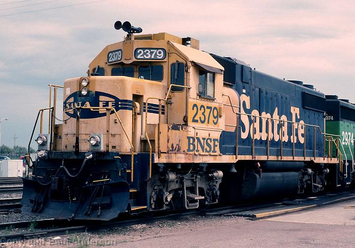 BNSF 2379 GP38 2.jpg